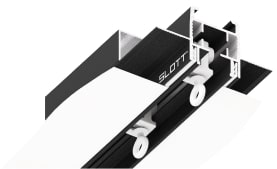 Карниз невидим, в натяжном потолке будет прорезь в 17 мм